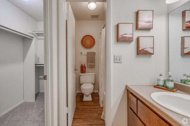 2BR, 2BA - 900SF - Restroom