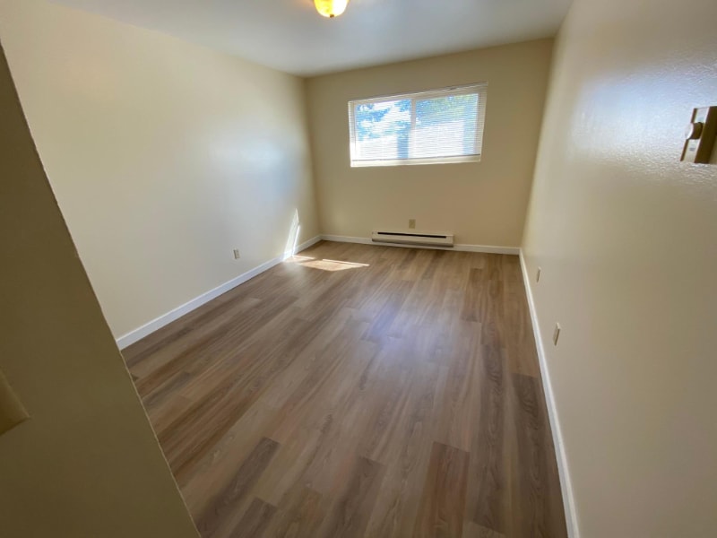 Photo - 13218 Ambaum Blvd SW