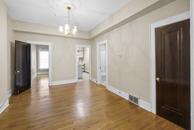 Photo - 1109 E Genesee St