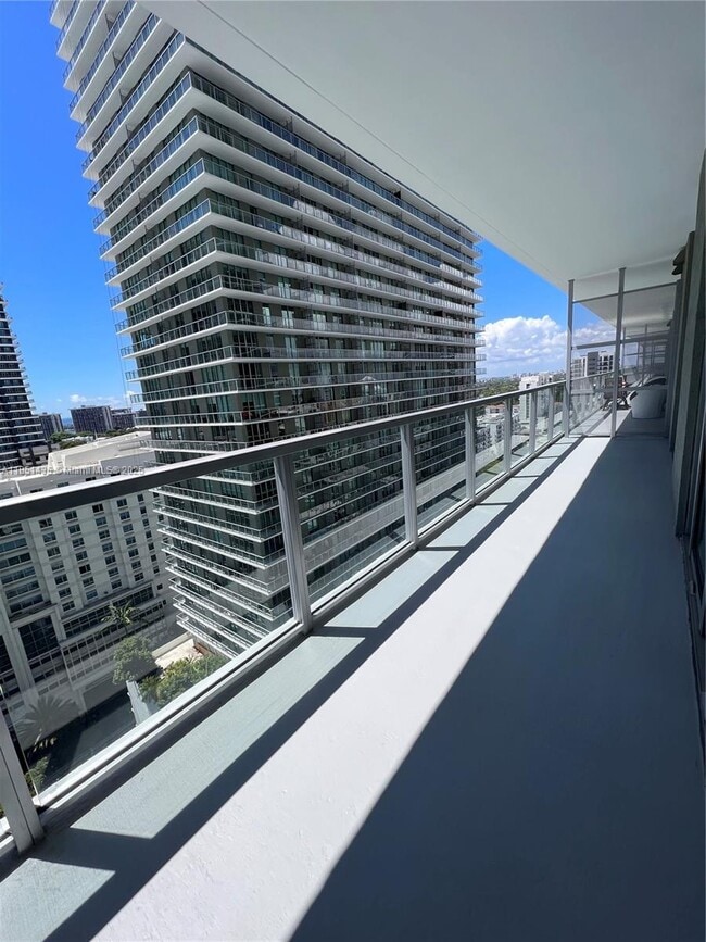 Building Photo - 1111 SW 1st Ave Unit 2118-N Rental