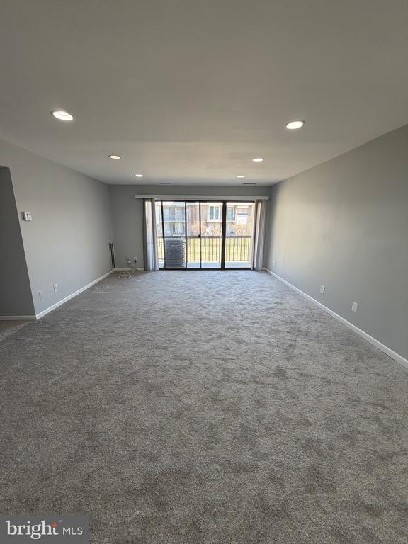 Building Photo - 10122 Campus Way S Unit 202-1A