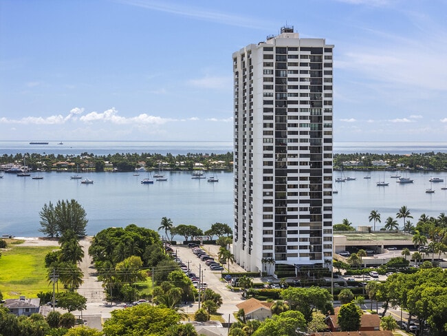 Building Photo - 5600 N Flagler Dr Unit 2006
