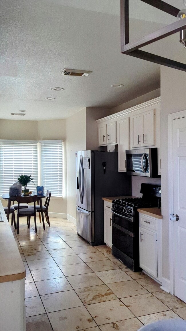 Photo - 2402 Raintree Village Dr