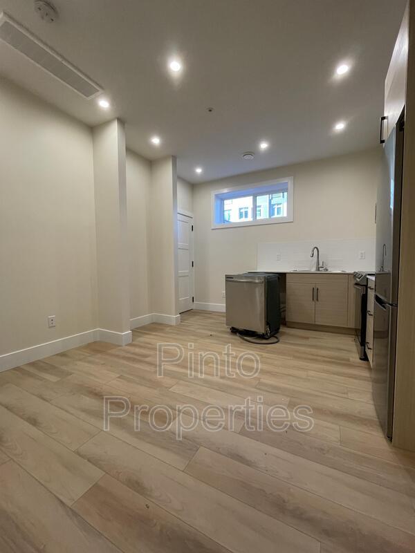 Photo - 8717-8110 110 St NW