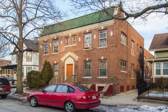 Photo - 831 College Ave