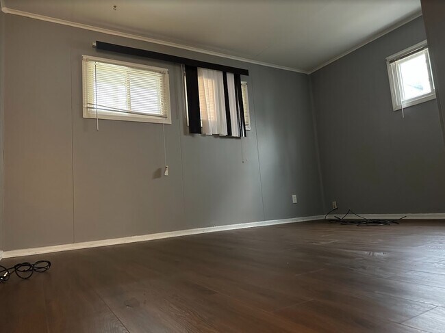 Photo - 1942 Rookwood Rd