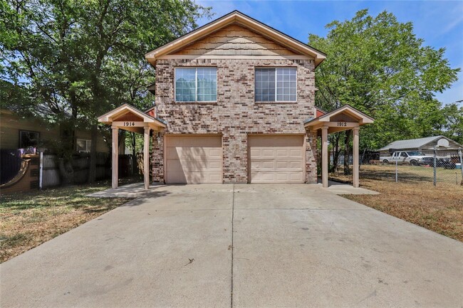 Building Photo - ONE MONTH FREE RENT! CALL NOW! Rental