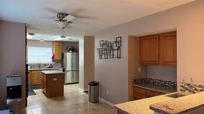 Photo - 10310 Hedge Way Dr