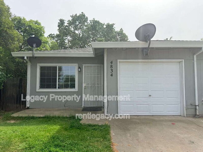 Building Photo - 4834 50th Ave