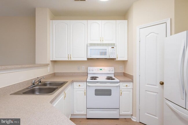 Photo - 400 Symphony Cir Unit 251D