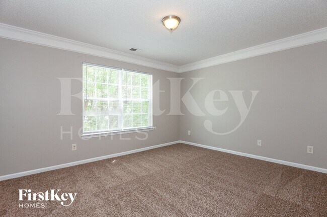 Photo - 2422 Fairstone Ave