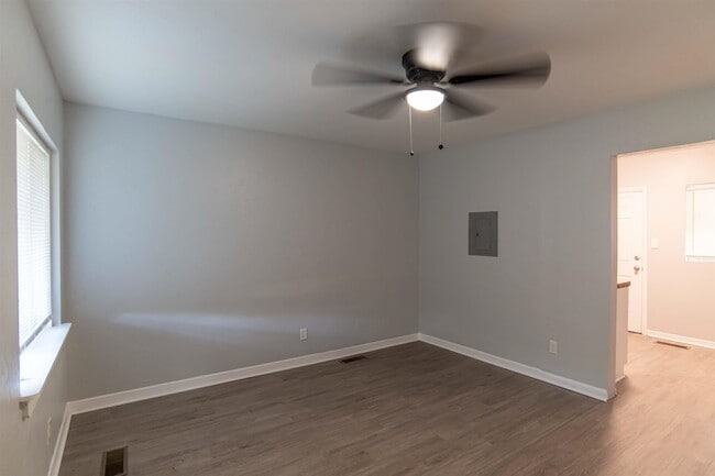Photo - 1343 Charlotte St