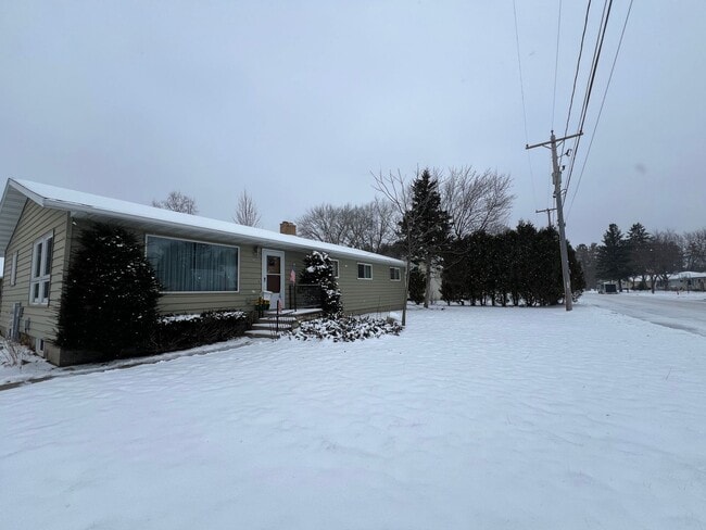 Photo - Click the “Apply Now” button or email wapmrentals@gmail.com for a prompt response.