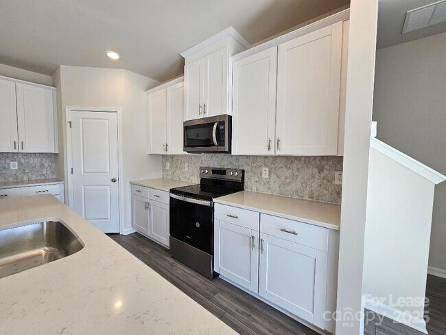 Photo - 5213 Brailey Cir