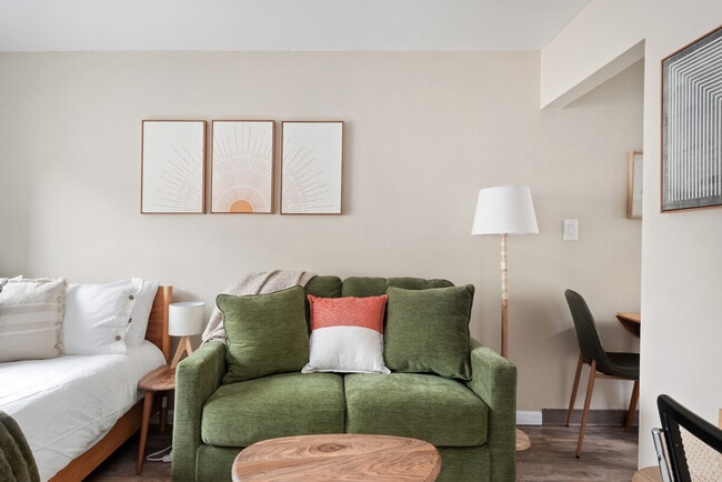 Building Photo - 5248 SE Stark St Unit ID1471542P