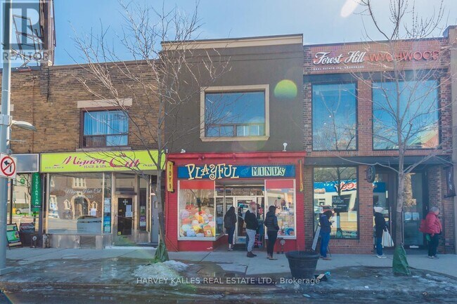 Photo - 657 St Clair Ave W