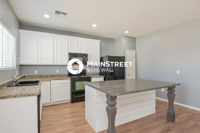 Photo - 5011 E Fishhook Ct