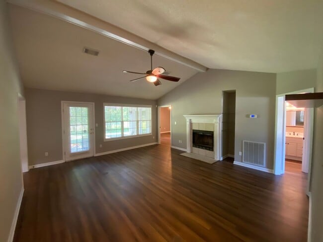 Photo - Home for rent in Tuscaloosa! Available to view with a 48 hour notice!