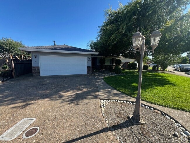 Building Photo - 100 S Allen Dr Rental