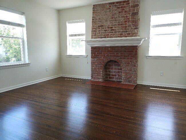 Photo - 1312 S Quaker Ave Unit Apt 6