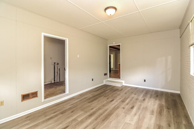 Photo - 1119 Meadow Ln