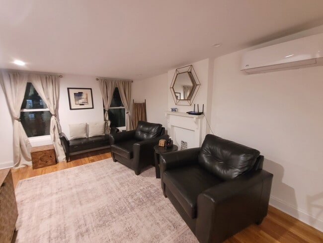 Building Photo - 21 Van Buren St Unit 2 Rental