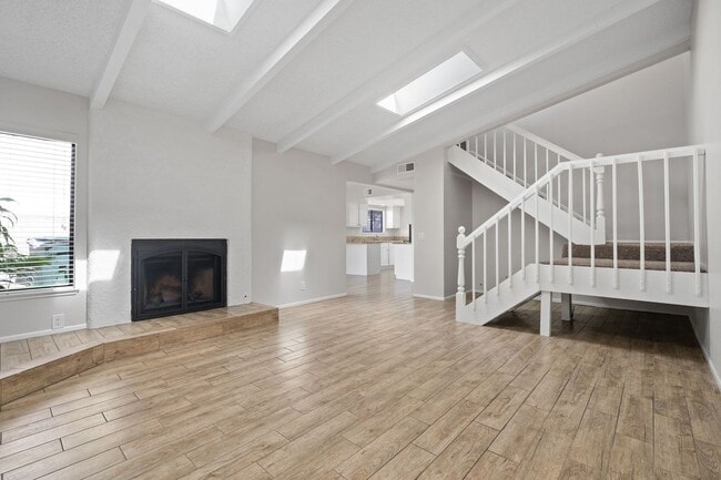Building Photo - Fantastic 3-Bedroom Home in Prime Brea Loc...