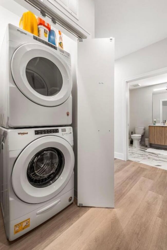 Photo - 900 W Washington Blvd