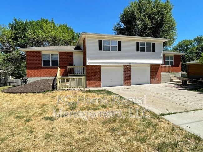Building Photo - 706 NE Orchard Dr Unit #A Rental