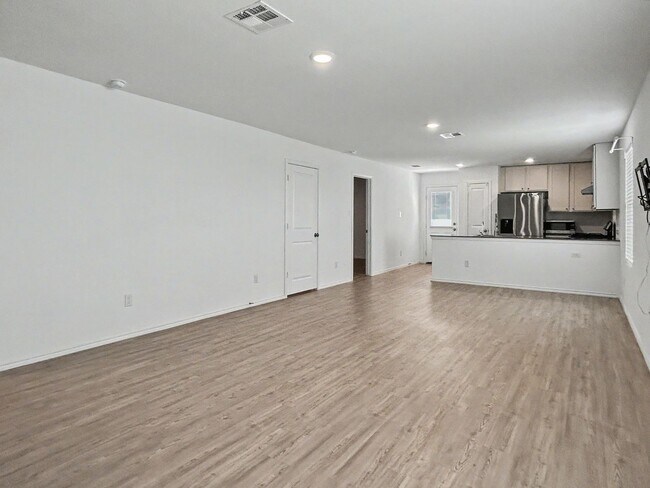 Photo - Charming Single-Story Converse Home