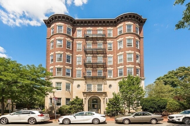 Building Photo - 55 Magazine St Unit 17