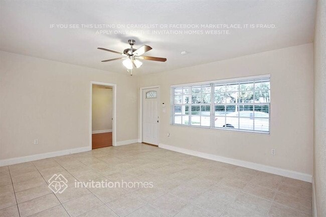 Photo - 7438 Taft St