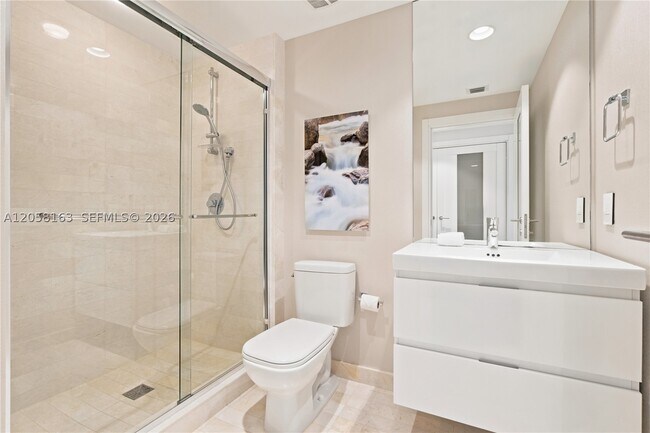 Building Photo - 17301 Biscayne Blvd Unit 2010
