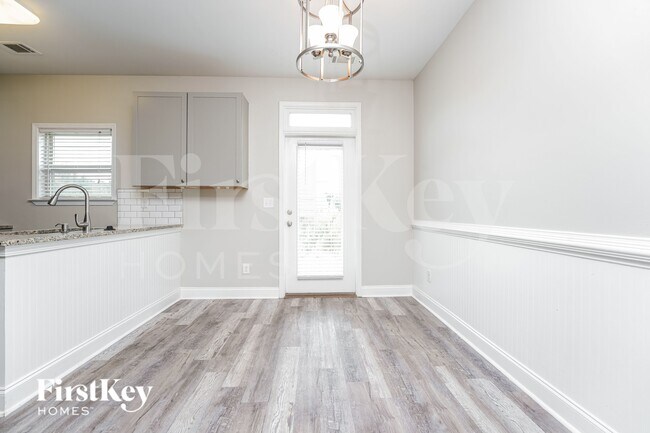 Photo - 1035 Sutherland Dr