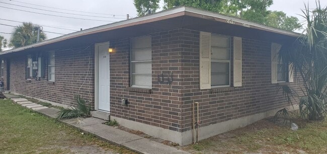 Photo - 2/1.5 Move In Ready Unit 2578 Chestnut Woods Dr