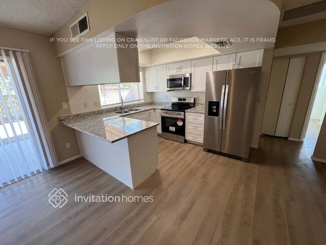 Photo - 2210 W Utopia Rd