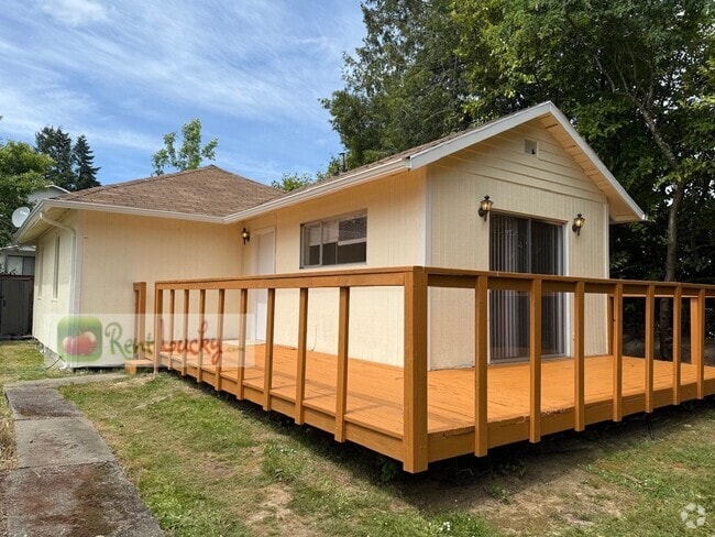 Building Photo - Fully Remodeled & Super Cute 2-Bedroom Cot... Rental