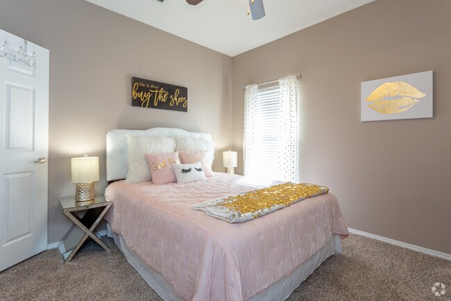 2BR, 2BA - 1,134 SF