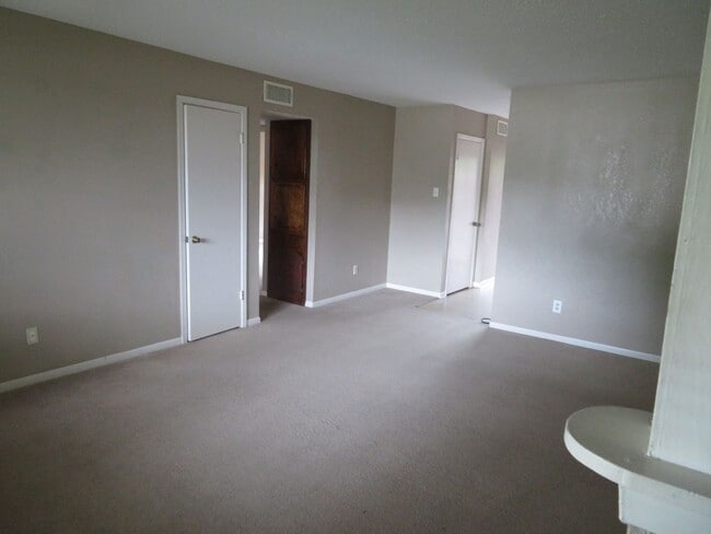 Photo - 2202 Hunt Dr Unidad Apt A