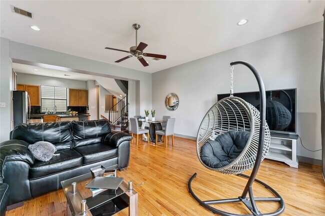 Photo - 2020 Tuam St