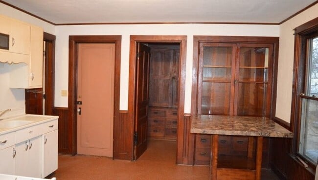 16 N Broom St Unit 2