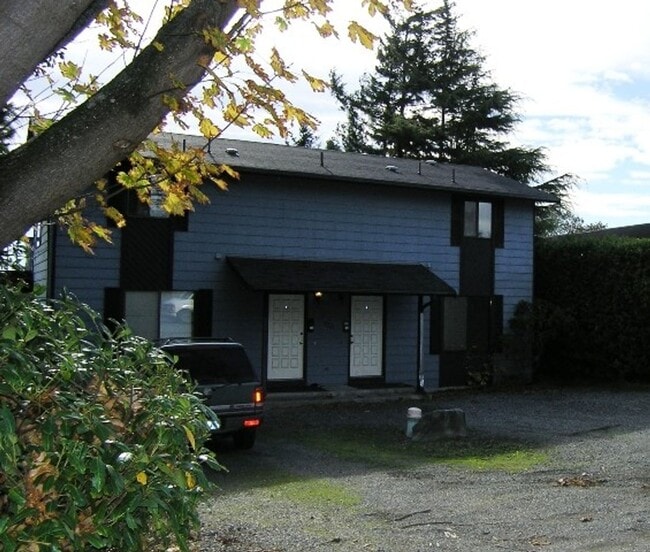 Building Photo - 1221 SE 8th Ave Unit #A