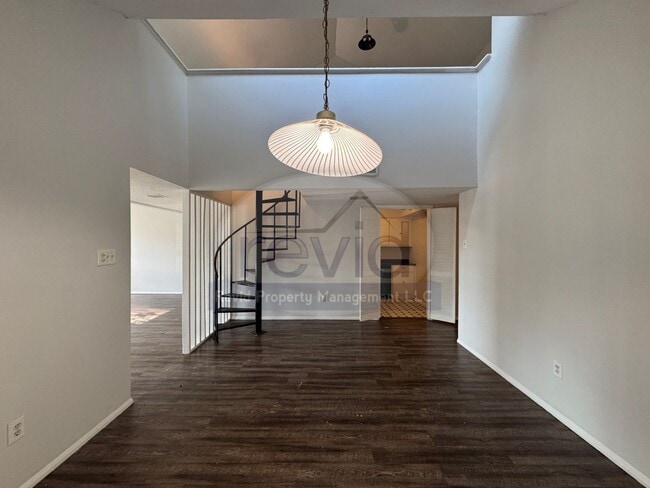 3325 Fairbanks St Unit 3327