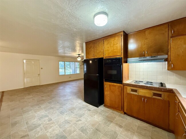 Photo - 219 Moore St