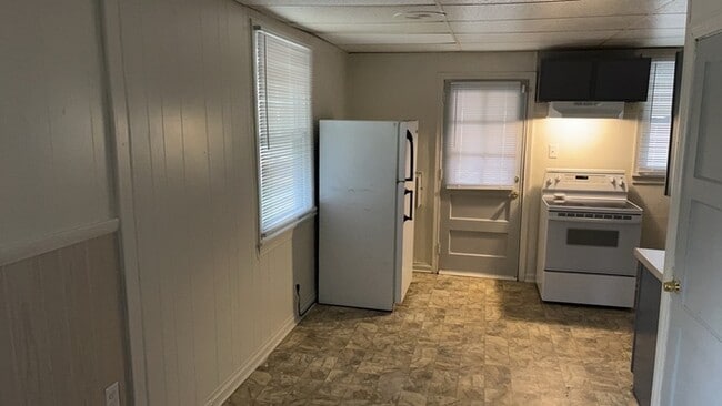 Photo - 1460 Kipling Dr