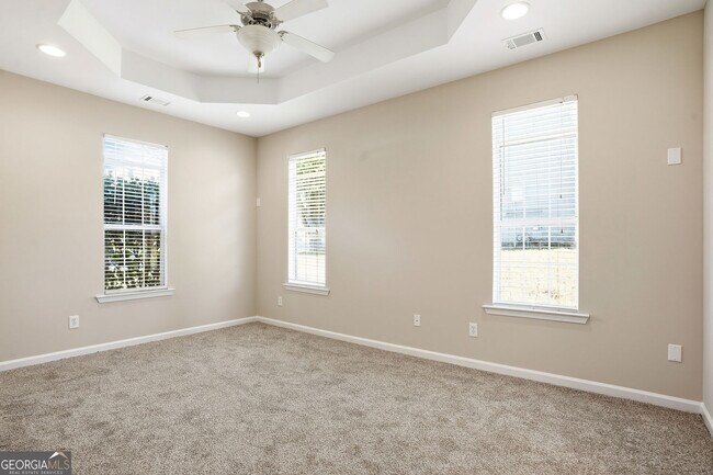 Photo - 405 Chadwick Cmns