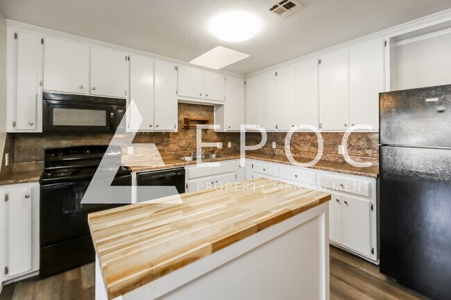 Photo - 742 Highland Pkwy