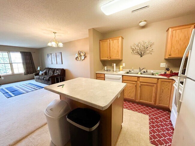 Photo - Townhome in Quiet NW Rochester Neighborhood!