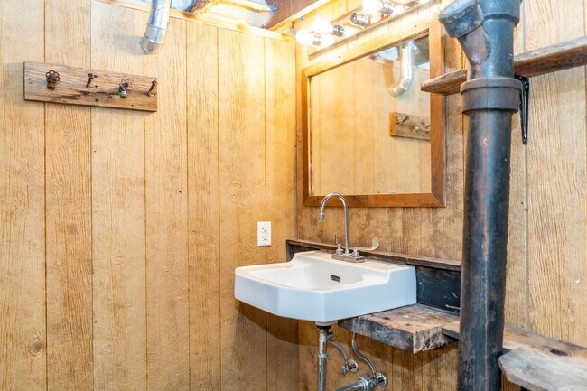 Photo - Spacious 2 bedroom 2 bath house