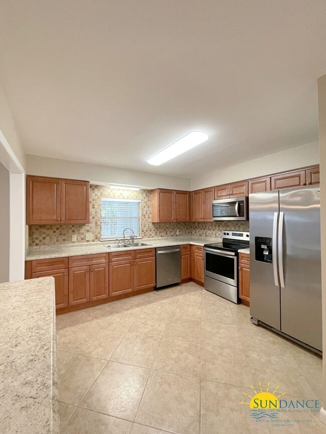 Photo - Beautiful 3 Bedroom Townhouse Close to Both Bases!